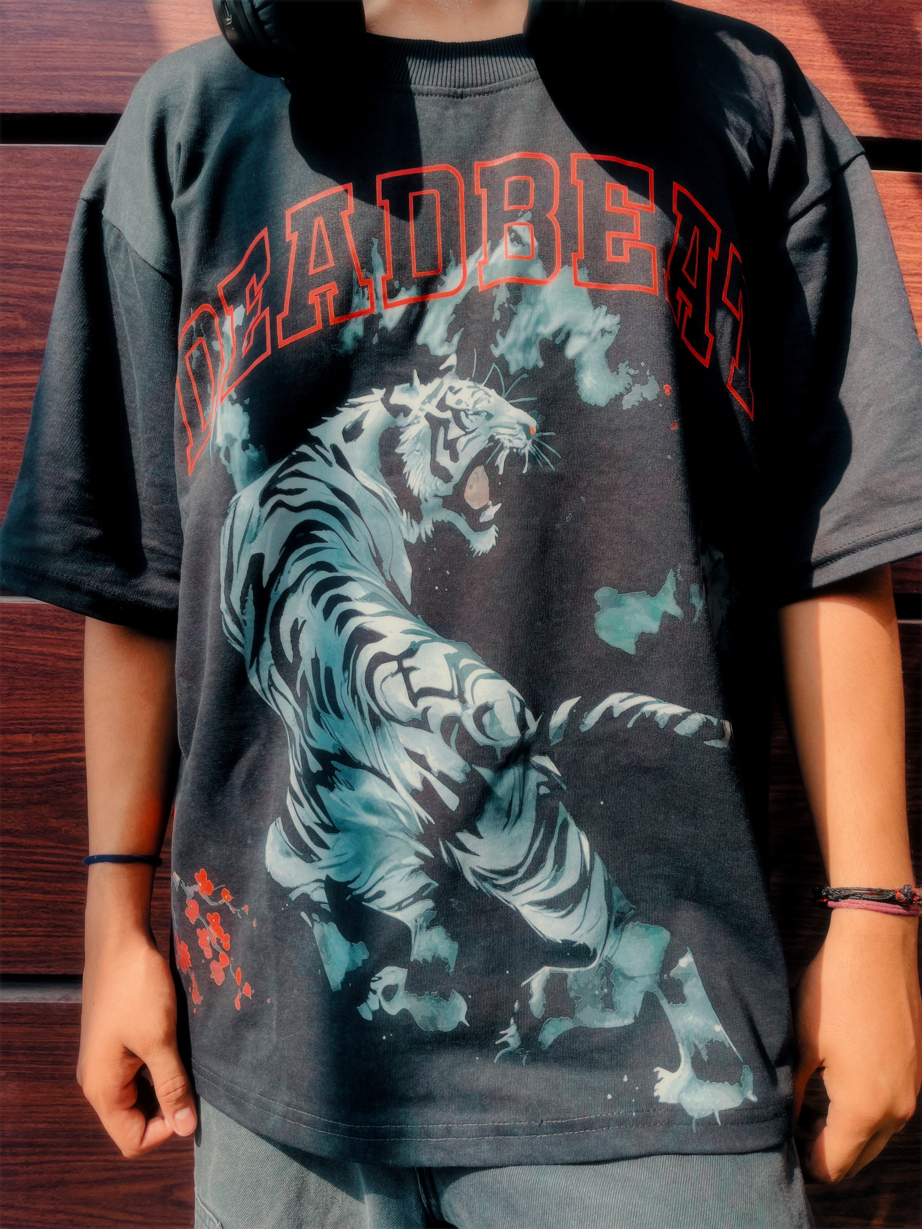 TIGER AND ROSES